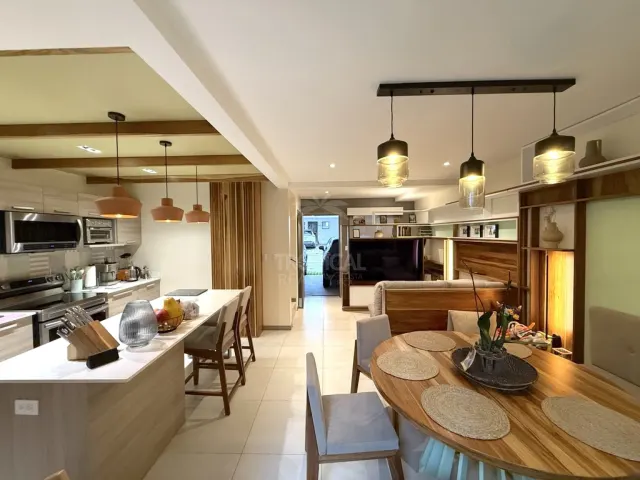Modern 3-Bedroom Home for Sale in Escazú – Near Multiplaza & Route 27 | $250,000 USD