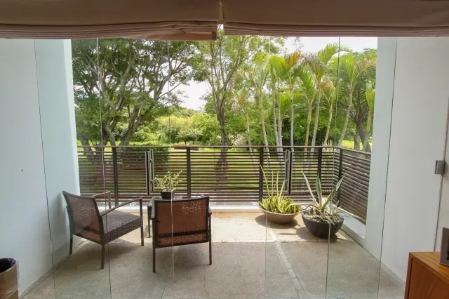 Modern Golf Course Haven: Spectacular Home in Valle del Sol, Santa Ana