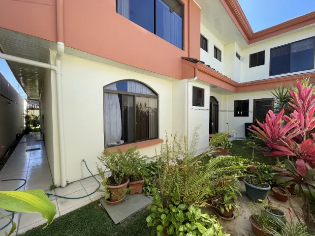 Elegant home for sale, Bosque de Doña Rosa, Cariari, Belen
