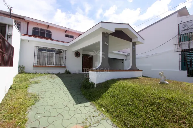 Mixed-Use Property for Sale in Sabana Sur – Spacious Layout with Outstanding Commercial Potential