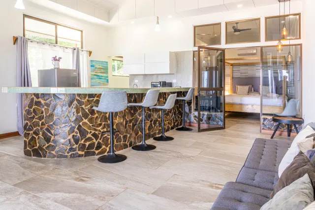 Ocean-View Boutique Hotel in Dominical – 13 Turn-Key Units on 1 Hectare