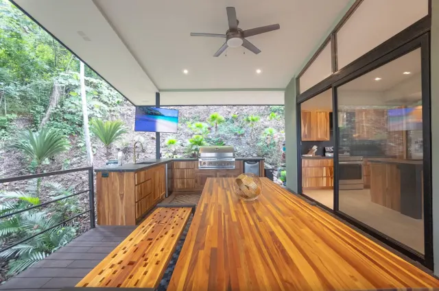 Smart Luxury Treehouse Home in Playa Órganos Paquera