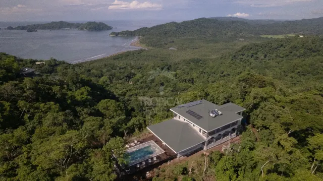 Luxury Beach Home with Infinity Pool and 360° ocean views in Costa Rica's