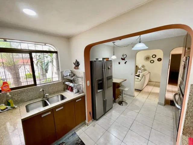 Rohrmoser, residential Roma house plus apartment.