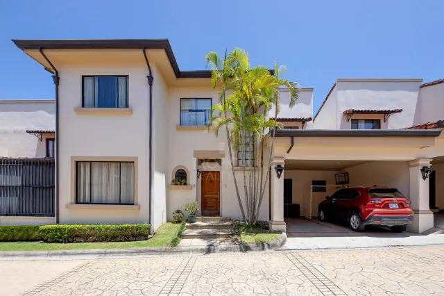 Modern Family Home for Sale in Gated Community – Jaboncillos, Escazú