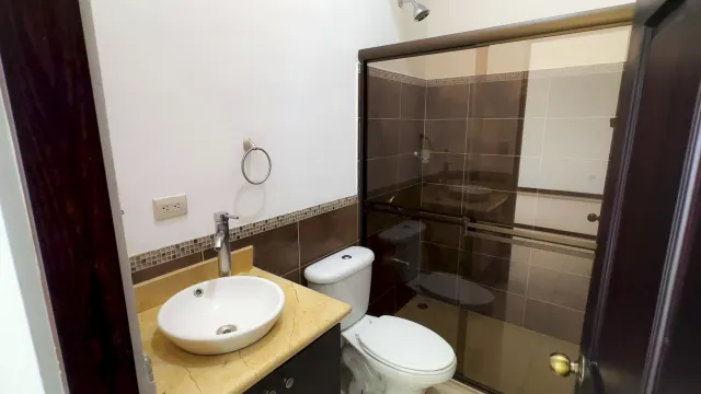 Modern 2-Bedroom Condo in Monte Blanco, Heredia