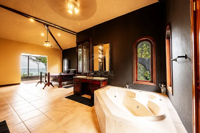 Exclusive Estate with Lake & Arenal Volcano Views – UNDER CONTRACT