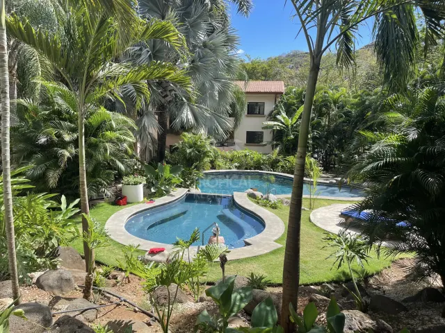 Luxury living near Playa del Coco and Ocotal