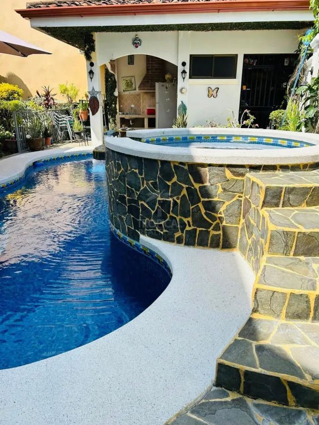 House for Sale in Jacó Beach – Private Pool & Jacuzzi