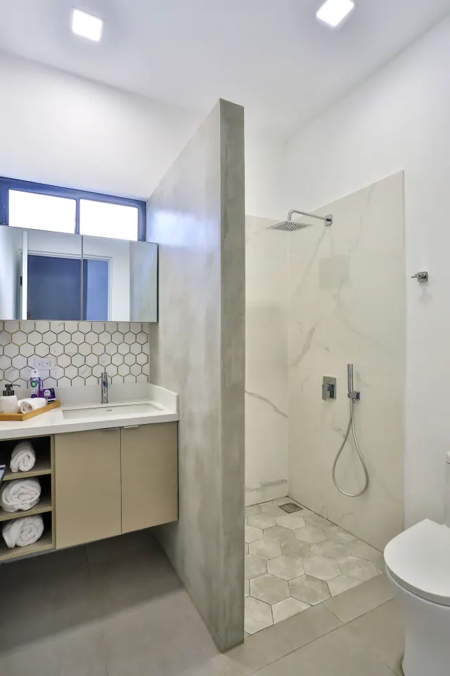 Modern Minimalist Gem for sale in Hacienda Los Reyes