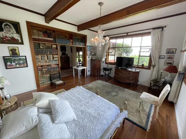Versatile Estate in Santa Ana, Piedades: Ideal for Hotel, Airbnb, or Development