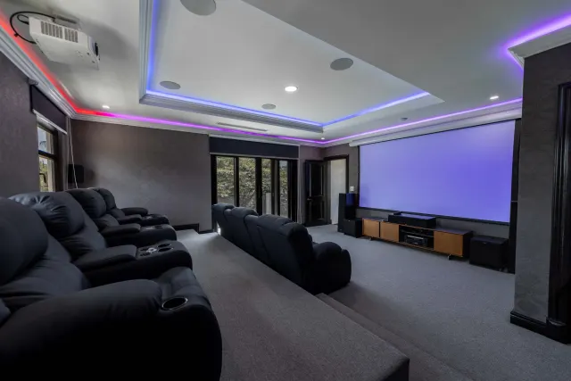 Monteran Luxury Home: Exquisite 3-Bedroom Residence