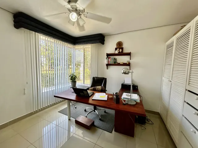House for sale in Hacienda Los Reyes, boasting a prime location and outstanding features.
