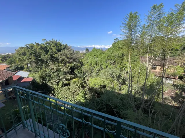 Modern Apartment for Rent in San Rafael de Escazú – $1,350