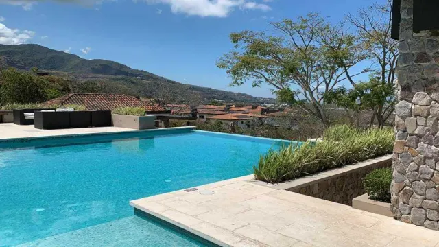 House for Sale: Lomas del Valle Condominium, Santa Ana