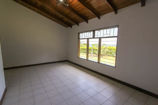 One-story house for sale, Santa Ana, Piedades