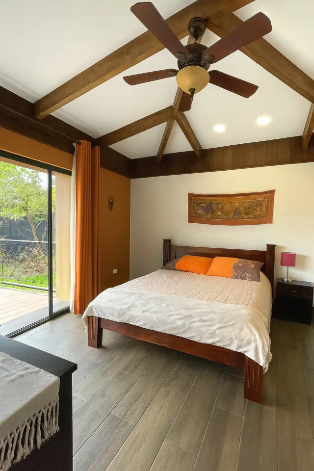 Stunning Home with Pool, Guest Apartments and Panoramic Views in Escazú
