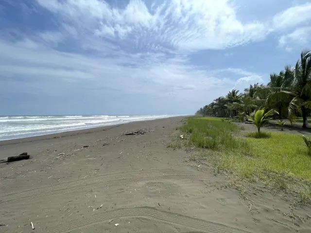 Modern Beach House for Sale Near Playa Palma, Parrita