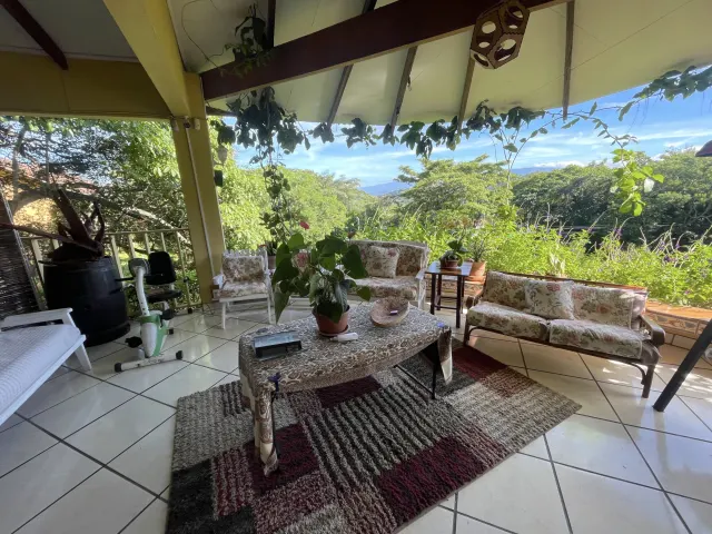 House in Alto Las Palomas single story with breathtaking Views and Lush Gardens