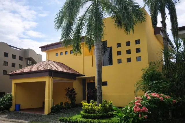 Luxury Beachfront Villa for Sale in Playa Hermosa – Puntarenas