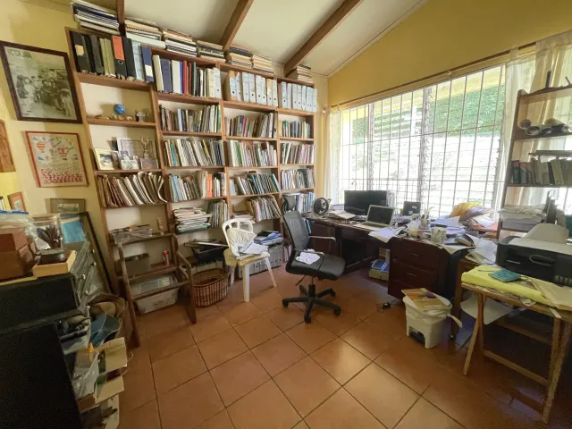 House in Alto Las Palomas single story with breathtaking Views and Lush Gardens