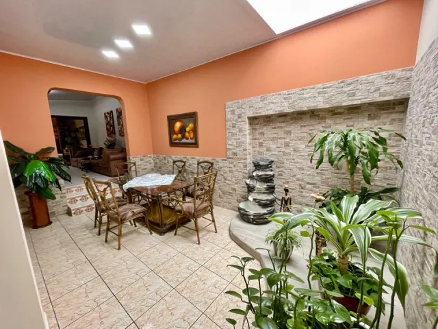 Rohrmoser, residential Roma house plus apartment.