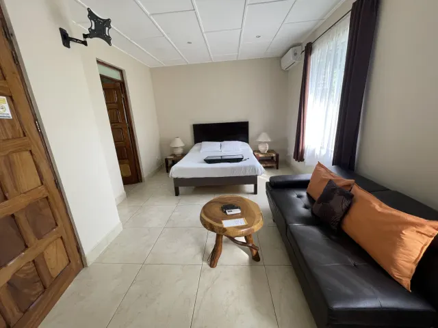Prime Jaco Beach Investment Property: Ideal for Hotel or Airbnb Business