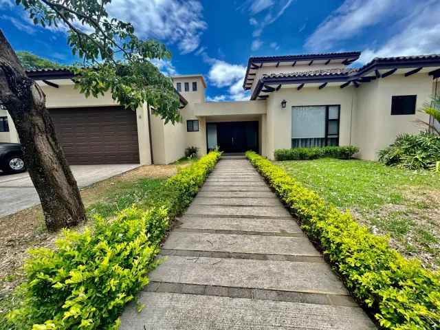 Charming Condo Home in Lindora, Santa Ana