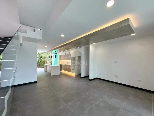 Discover your dream home in the prestigious Bonavista Condominium!