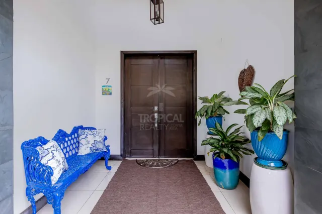 Casa Bougainvillea – Single-Story Luxury Home in Santa Ana with Expansive Private Garden