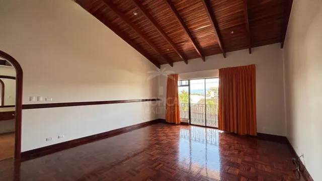 Independent Luxury Home in Los Laureles, Escazú
