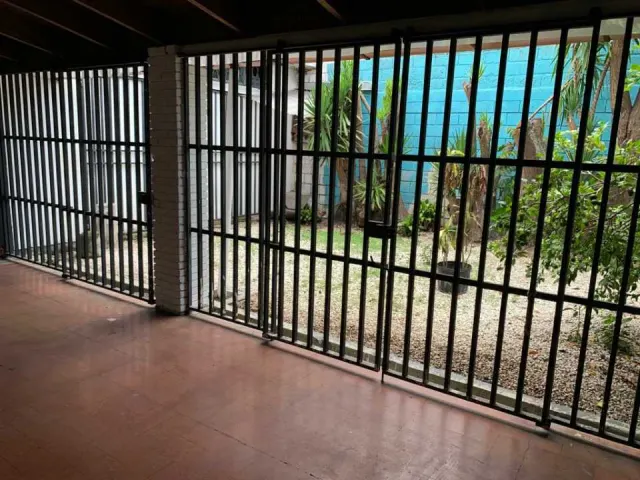 House in Sabana fixer upper