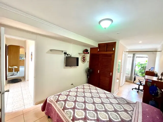 Rohrmoser, residential Roma house plus apartment.