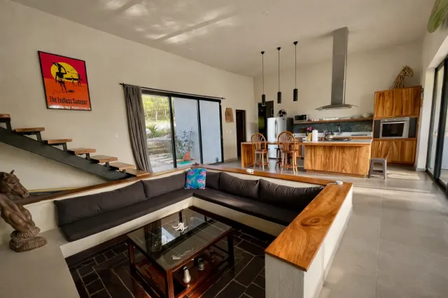 Contemporary Home with Infinity Pool in Tamarindo – 4 Bedroom Tropical Retreat on Large Lot