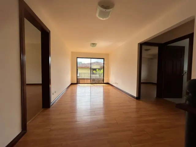 Spacious 4-Bedroom Townhouse in Villas de Valencia Condominium, Escazú