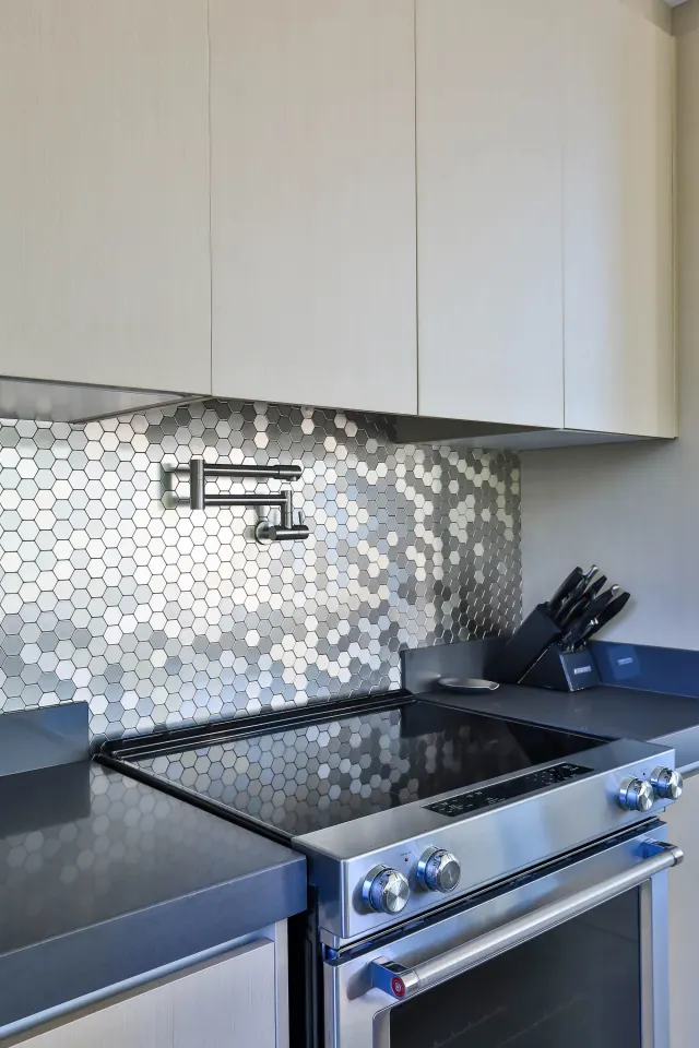 Modern Minimalist Gem for sale in Hacienda Los Reyes