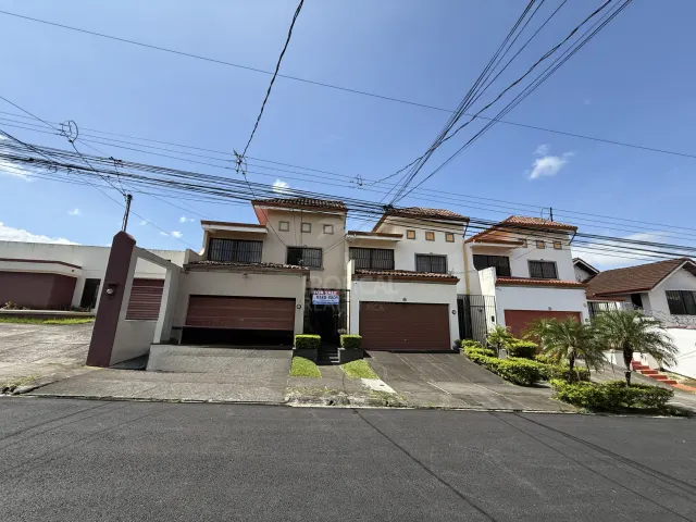 Spacious 4-Bedroom Home for Sale in Rohrmoser, San Jos