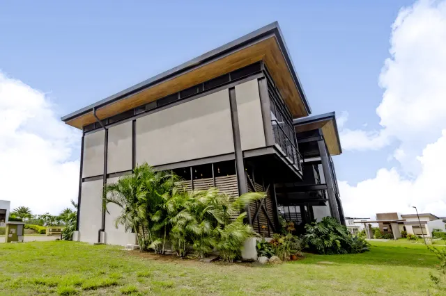 House for Sale in Hacienda Los Reyes, Guácima: Elegance and Comfort in an Exclusive Setting